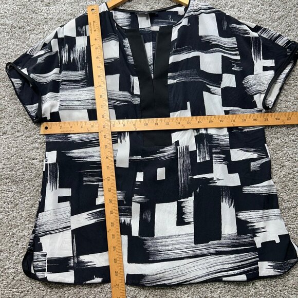 Lafayette 148 Womens M Black & White Abstract Print V-Neck Short Sleeve Blouse - Picture 6 of 9